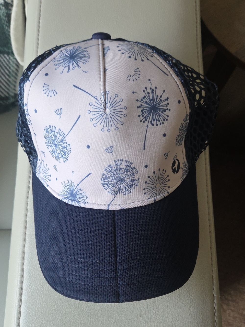 Oiselle Runner Trucker Hat